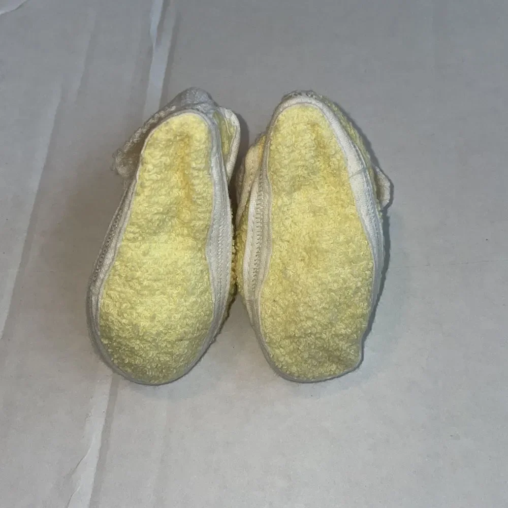 Vtg white & yellow terry cloth slipper socks for baby‎